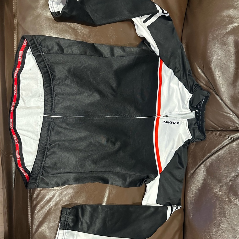 WOSAWE Black and White Cycling Jacket with Red Accents Full Zip